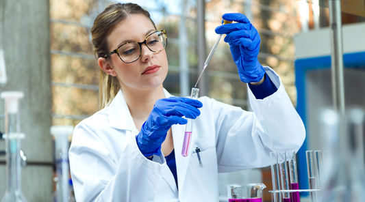 Bata de Laboratorio: Protección y Profesionalidad en tu Trabajo